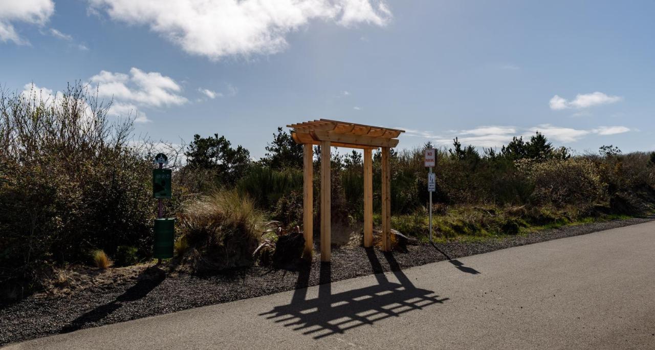 Bigfoots Surf Chalet Villa Ocean Shores Exterior photo